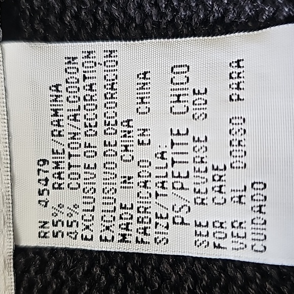 VICTORIA JONES, blank with red and green enbroidery. Size PS Chico - Picture 7 of 11